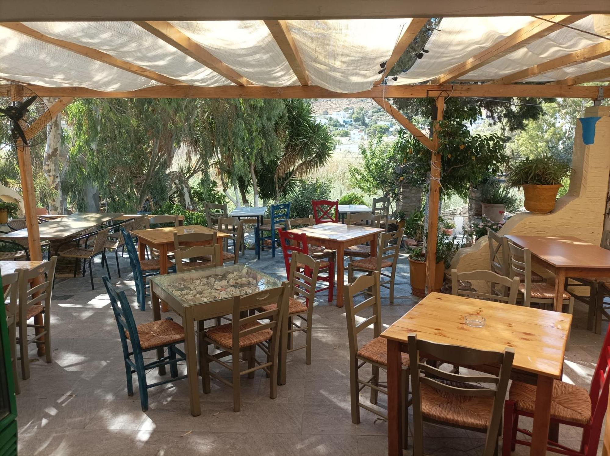 Aposperitis Rooms & Apartments Кинион Экстерьер фото